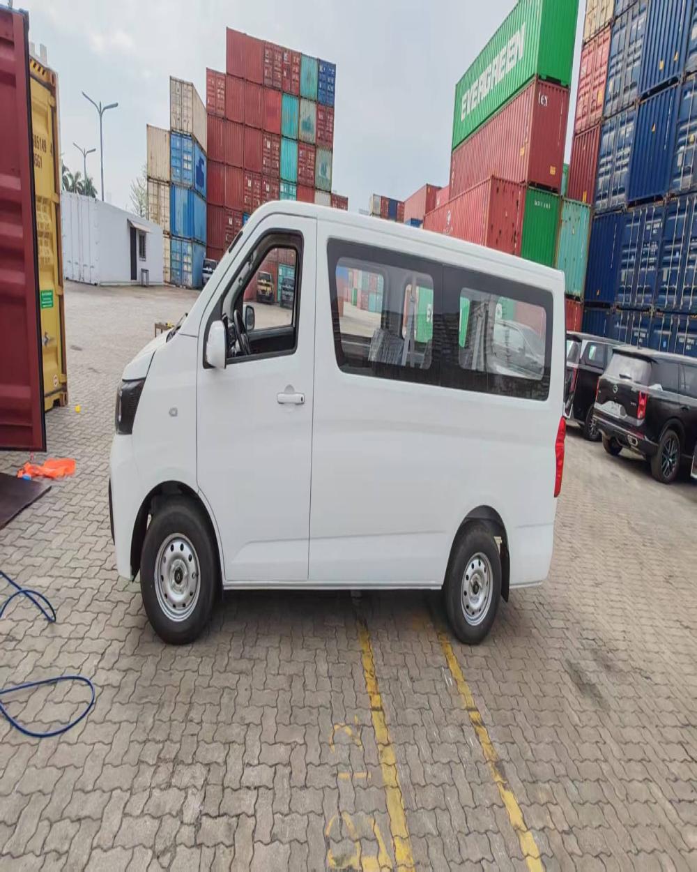 Minibus Changan 2026